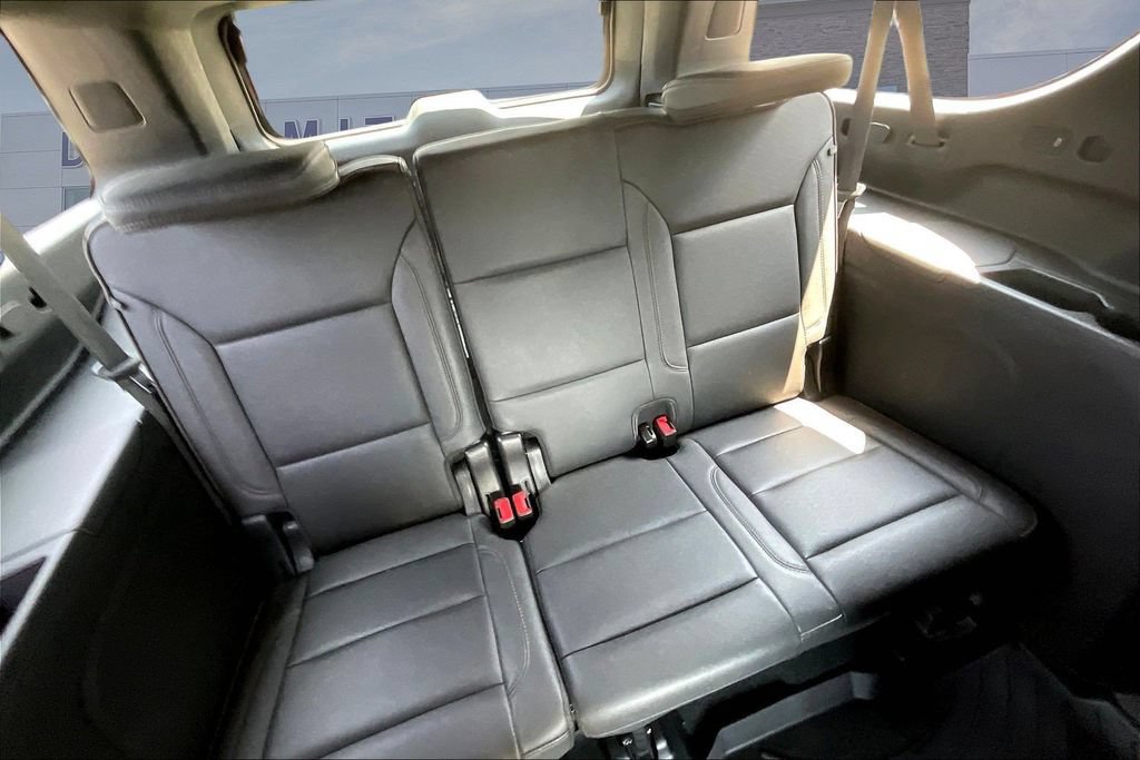 Used 2023 Chevrolet Suburban High Country RWD image 38