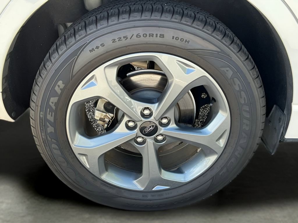 Certified 2024 Ford Escape ST-Line Select AWD/4WD image 33
