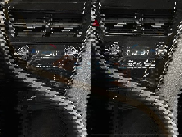 Used 2023 Toyota Camry SE image 10