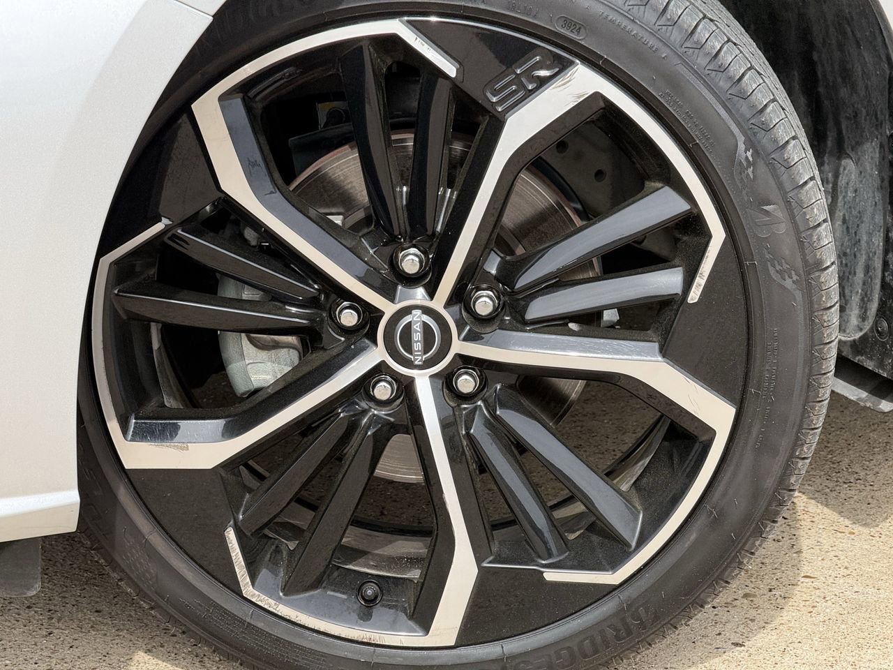 Used 2024 Nissan Altima 2.5 SR w/ SR Premium Package image 10