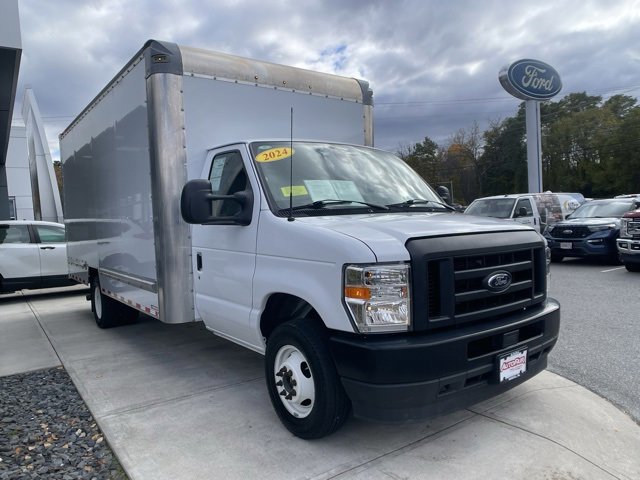 Certified 2024 Ford E-350 and Econoline 350 Super Duty w/ Driver's Safety Package image 7