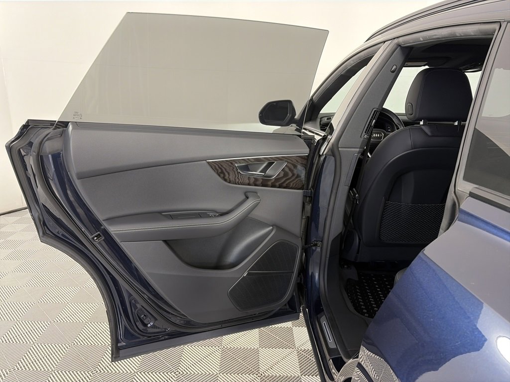 Used 2023 Audi Q8 Prestige image 12
