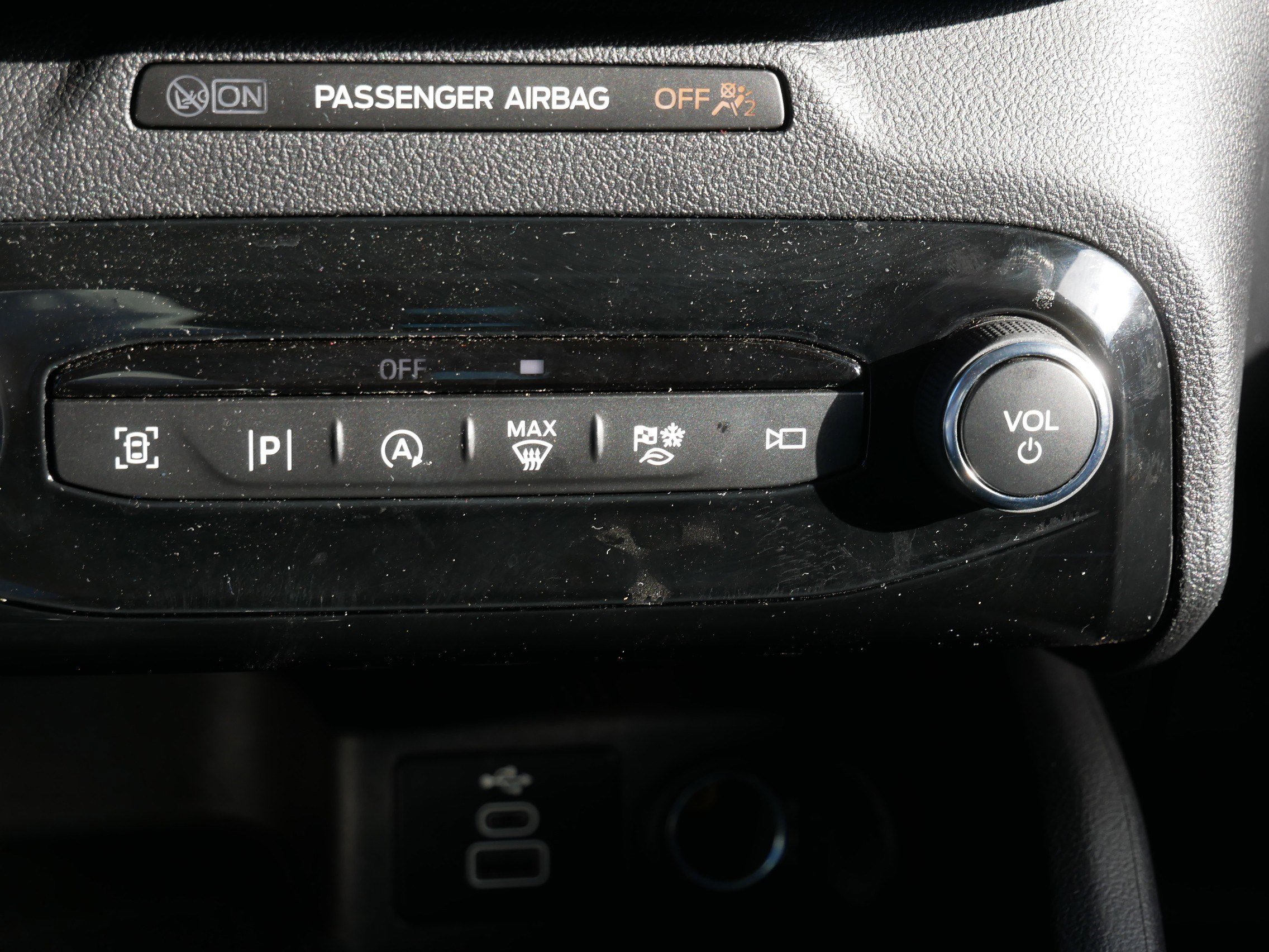 Certified 2024 Ford Escape Platinum AWD/4WD image 23