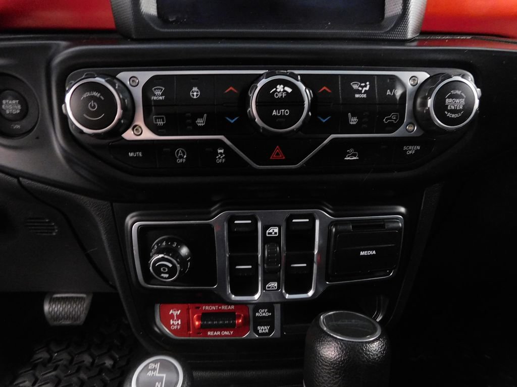 Used 2020 Jeep Gladiator Rubicon w/ Uconnect 4C Nav & Sound Group AWD/4WD image 21