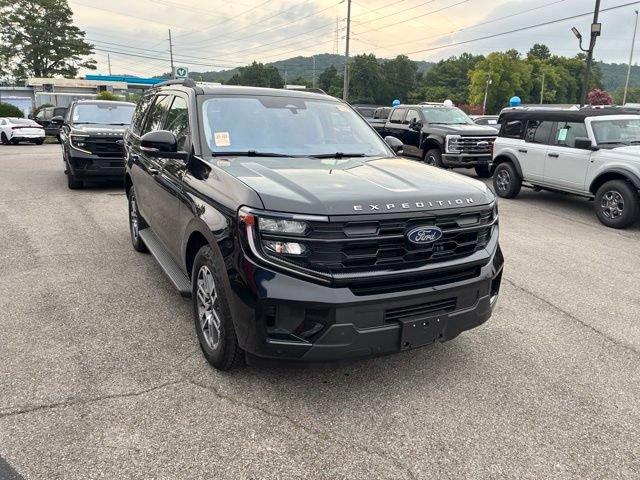 Certified 2025 Ford Expedition Active AWD/4WD video 3