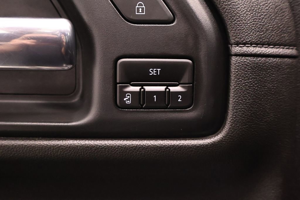 Used 2020 Chevrolet Silverado 1500 LTZ image 15