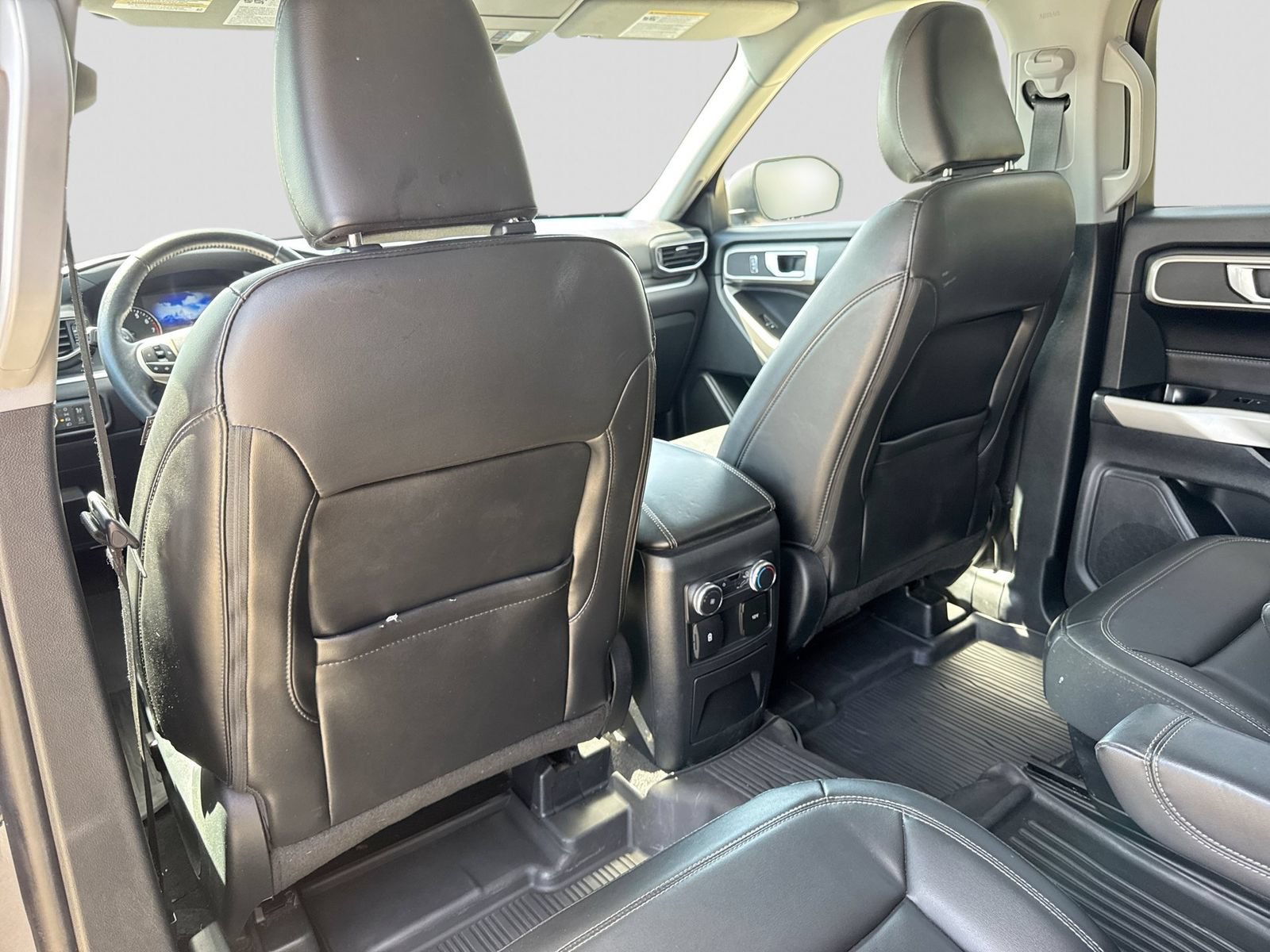 Certified 2022 Ford Explorer XLT w/ Equipment Group 202A AWD/4WD image 22
