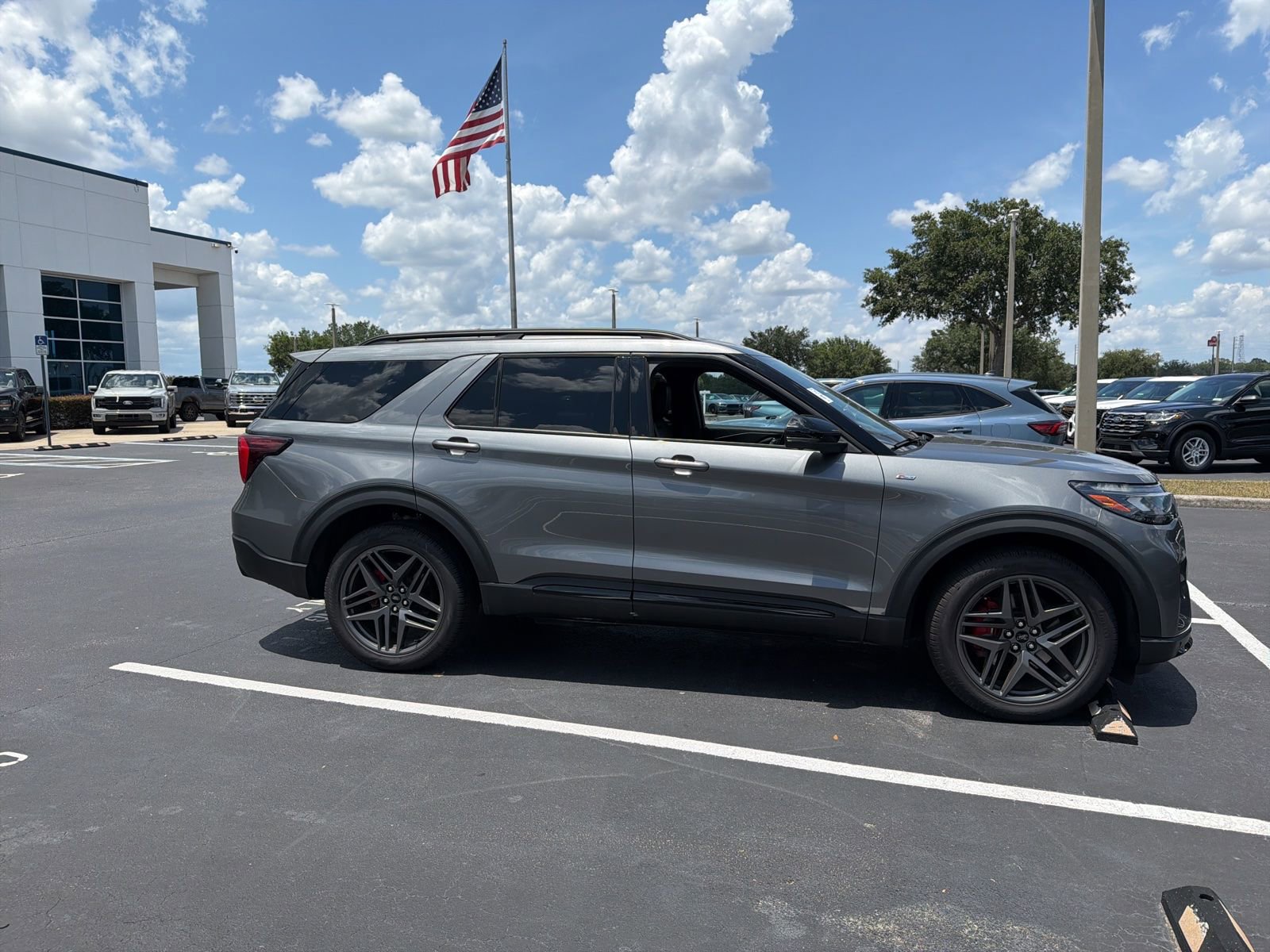 Certified 2025 Ford Explorer ST-Line w/ ST-Line Street Pack AWD/4WD image 2