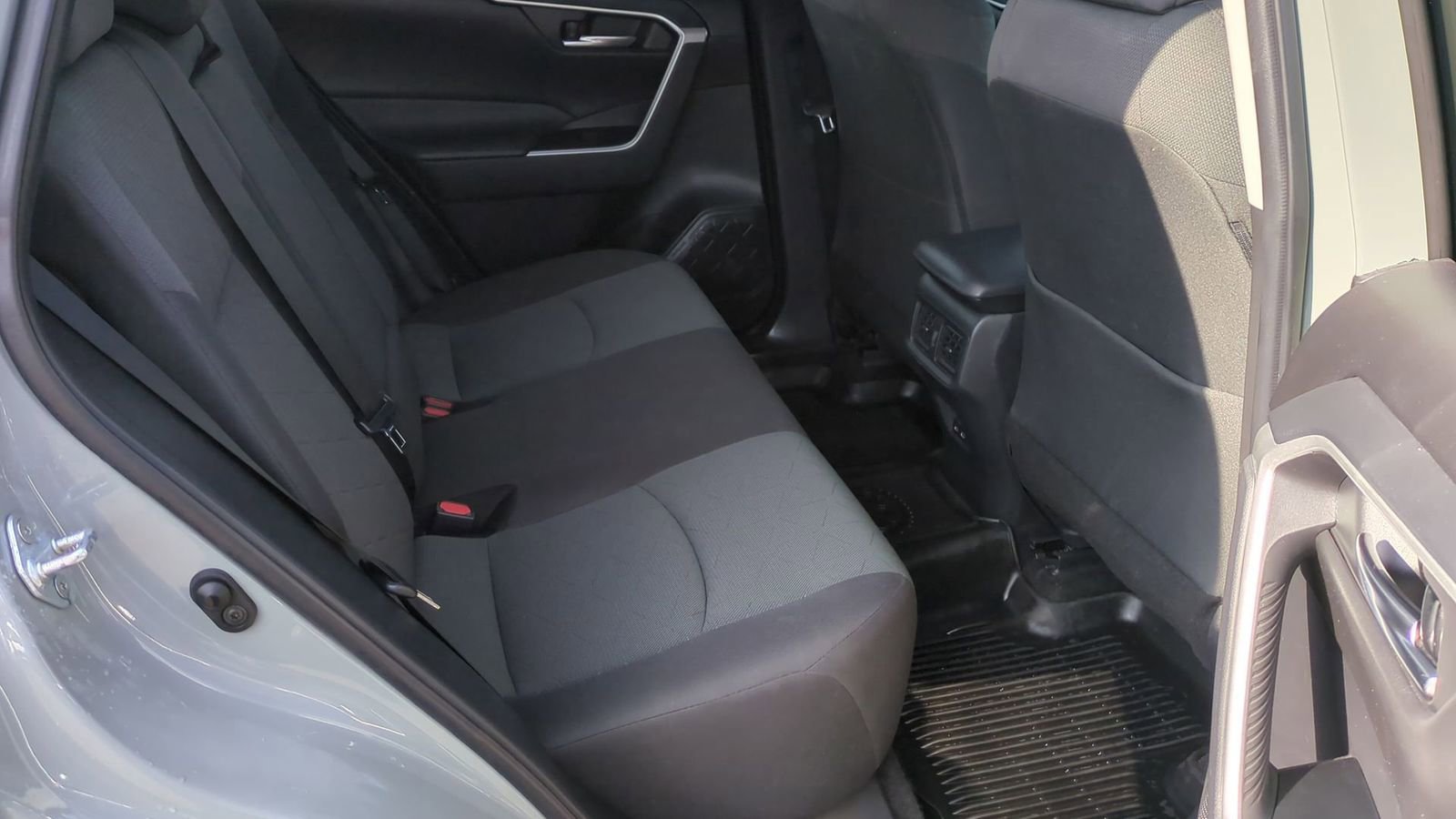 Used 2023 Toyota RAV4 XLE image 22