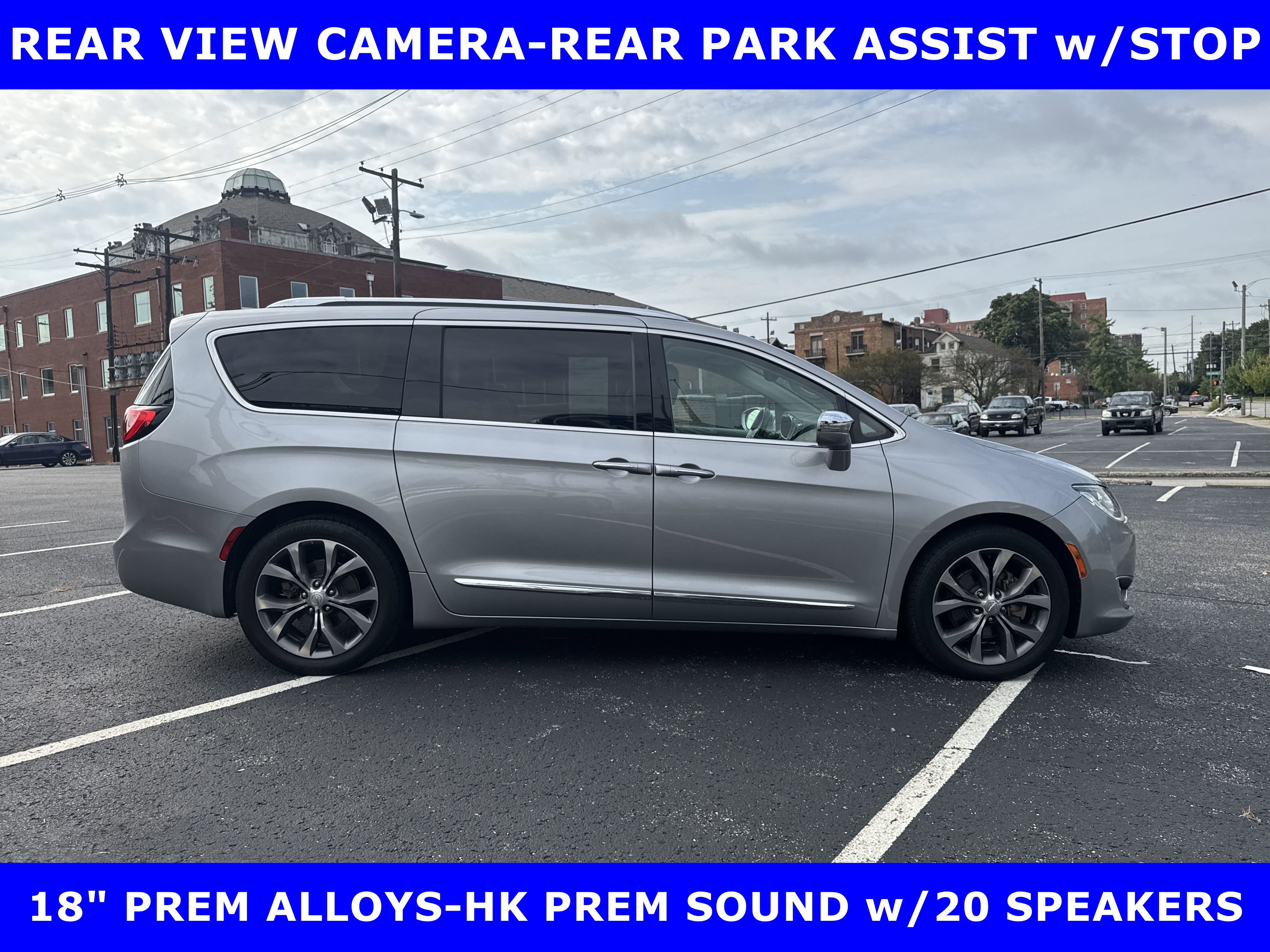 Used 2017 Chrysler Pacifica Limited image 6