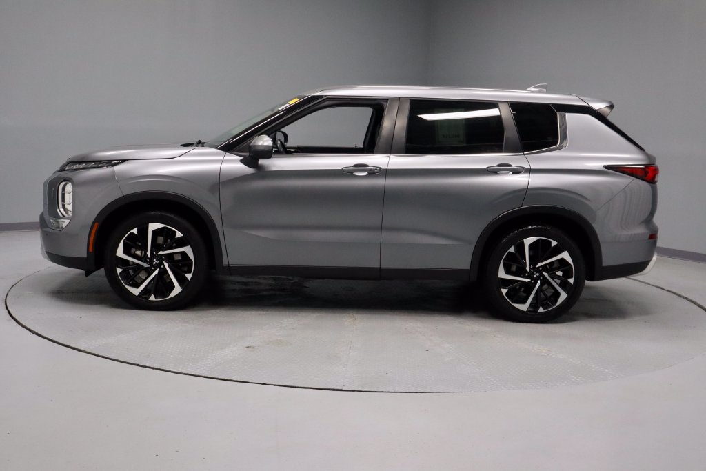 Used 2022 Mitsubishi Outlander SE AWD/4WD image 9