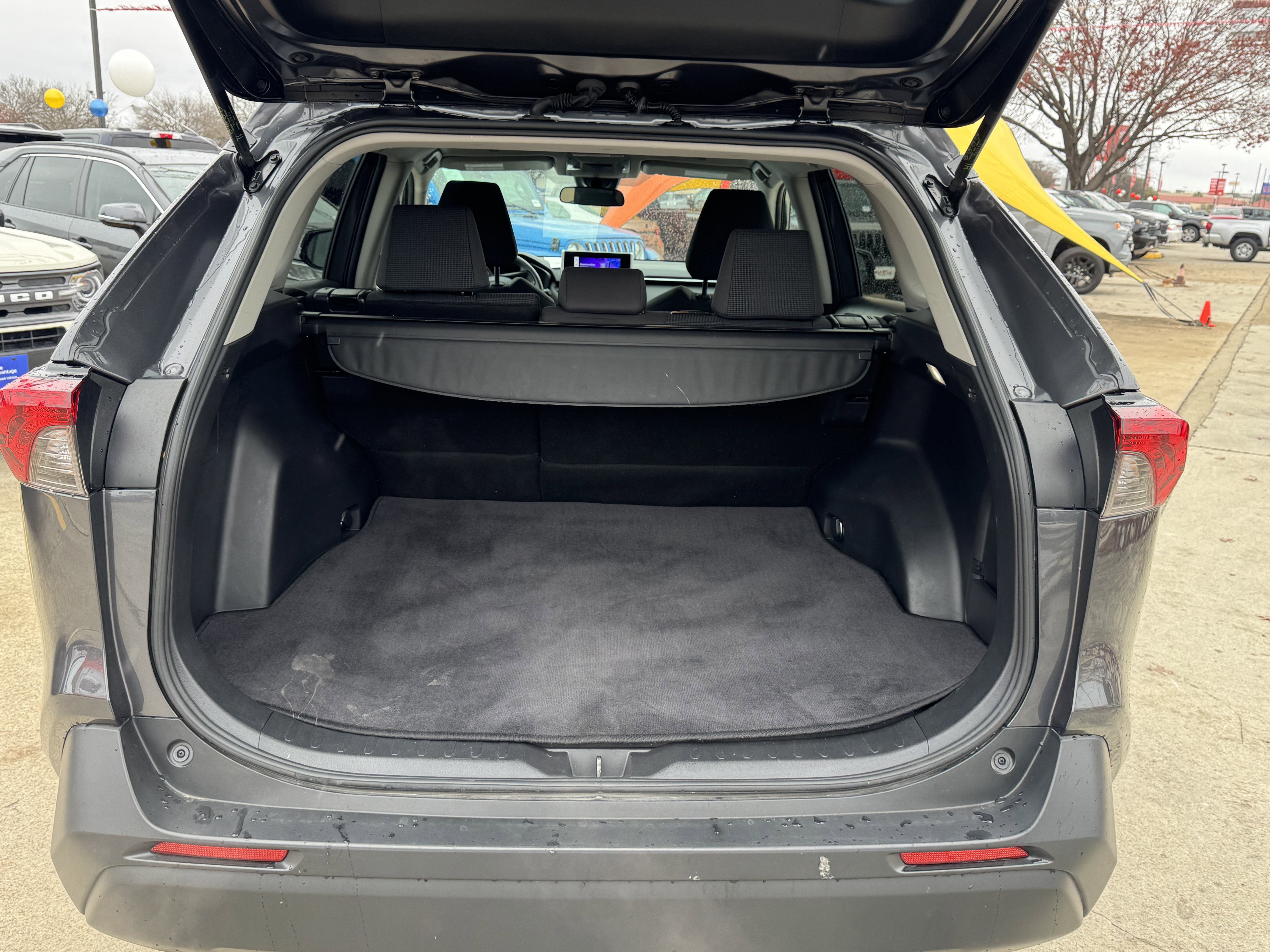 Used 2024 Toyota RAV4 LE image 8