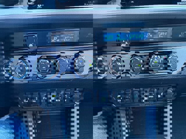 Used 2023 Toyota Tacoma TRD Off-Road w/ Technology Package AWD/4WD image 14