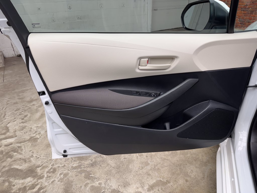 Used 2026 Toyota Corolla LE FWD image 8