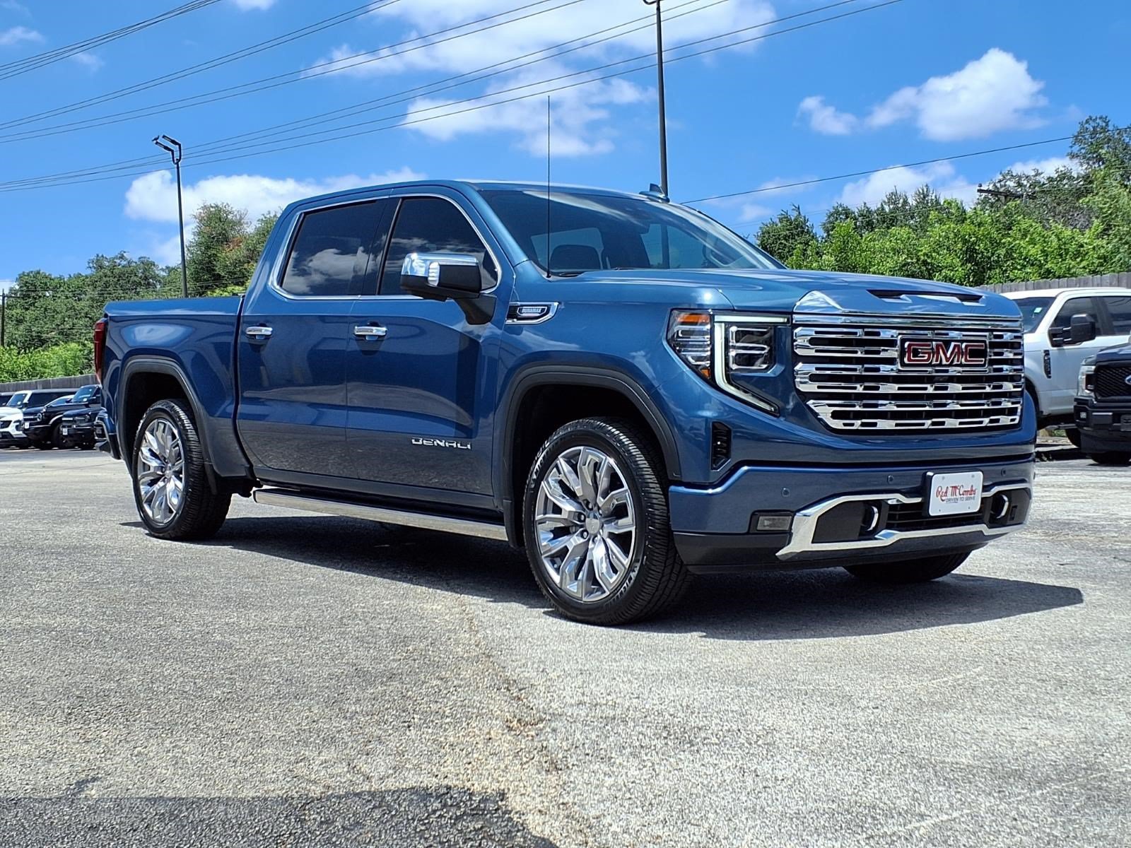 Used 2024 GMC Sierra 1500 Denali w/ Denali Reserve Package AWD/4WD image 4