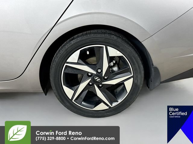 Used 2023 Hyundai Elantra Limited image 36