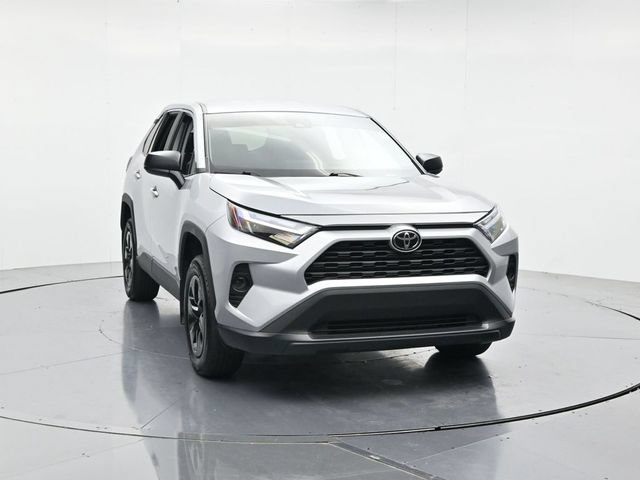 Used 2025 Toyota RAV4 LE FWD image 5