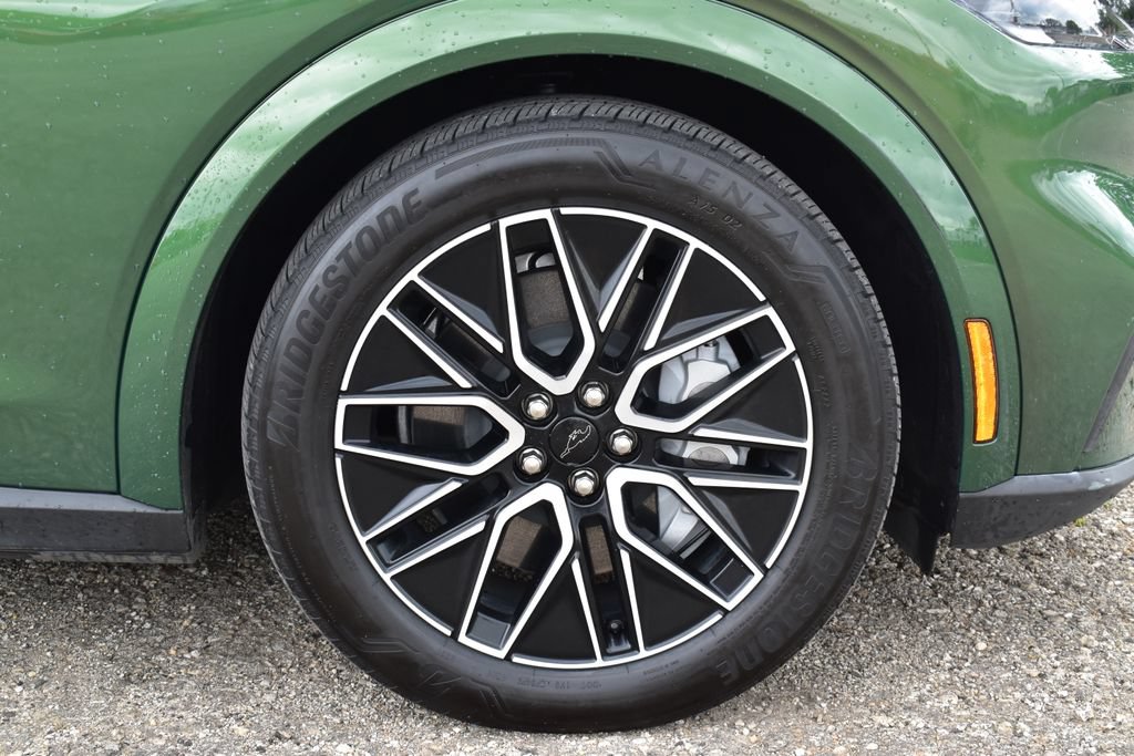 Certified 2025 Ford Mustang Mach-E Premium AWD/4WD image 4