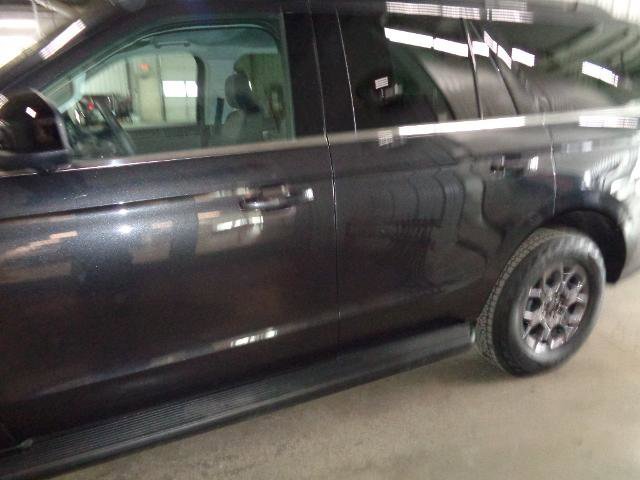Certified 2025 Ford Expedition Active image 3