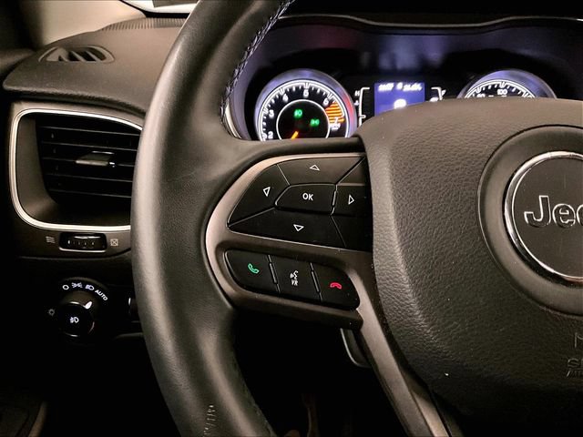 Used 2019 Jeep Cherokee Latitude Plus AWD/4WD image 17