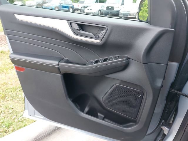 Certified 2022 Ford Escape SE w/ SE Sport Appearance Package FWD image 27