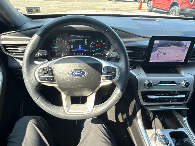 Certified 2023 Ford Explorer XLT w/ Equipment Group 202A AWD/4WD image 7