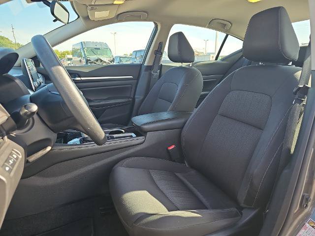 Used 2023 Nissan Altima 2.5 SV FWD image 14