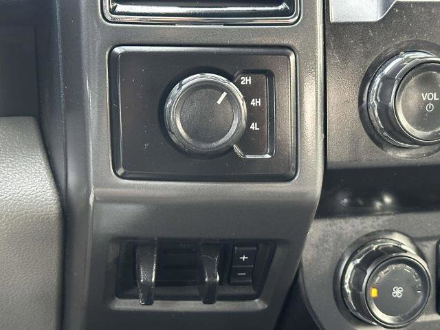 Certified 2022 Ford F250 XLT w/ Snow Plow Prep Package image 29