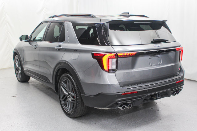 Certified 2025 Ford Explorer ST AWD/4WD image 6