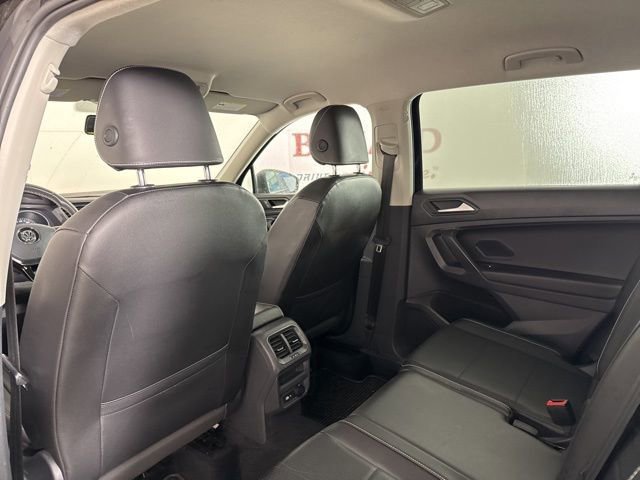 Used 2021 Volkswagen Tiguan SE image 14