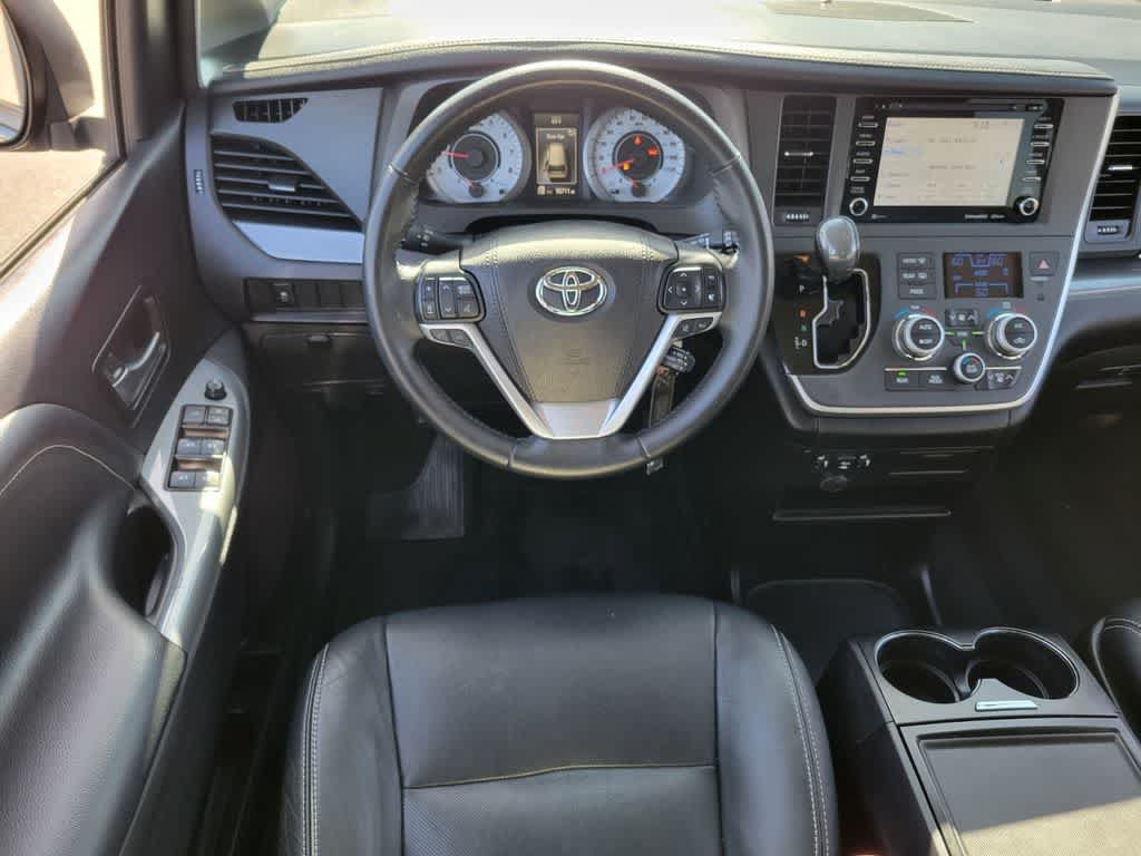 Used 2020 Toyota Sienna SE w/ Carpet Mat Package FWD image 12