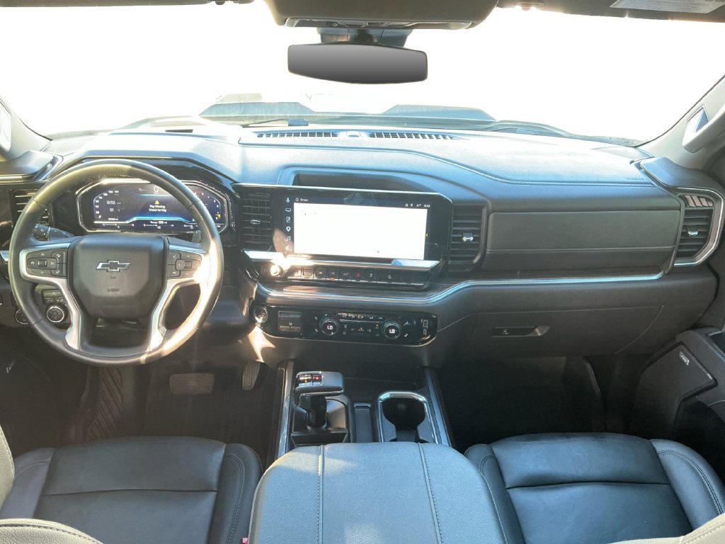 Used 2025 Chevrolet Silverado 1500 LT Trail Boss w/ Convenience Package II AWD/4WD image 17