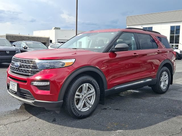 Certified 2020 Ford Explorer XLT w/ Equipment Group 202A AWD/4WD image 3