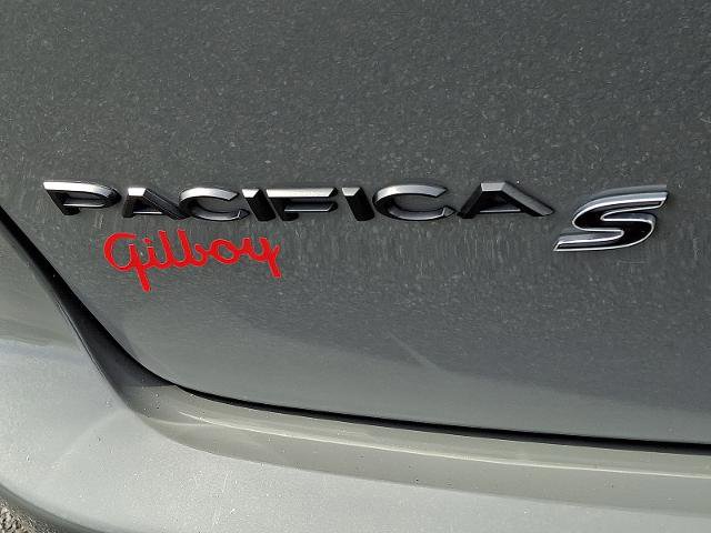 Used 2025 Chrysler Pacifica Limited image 31