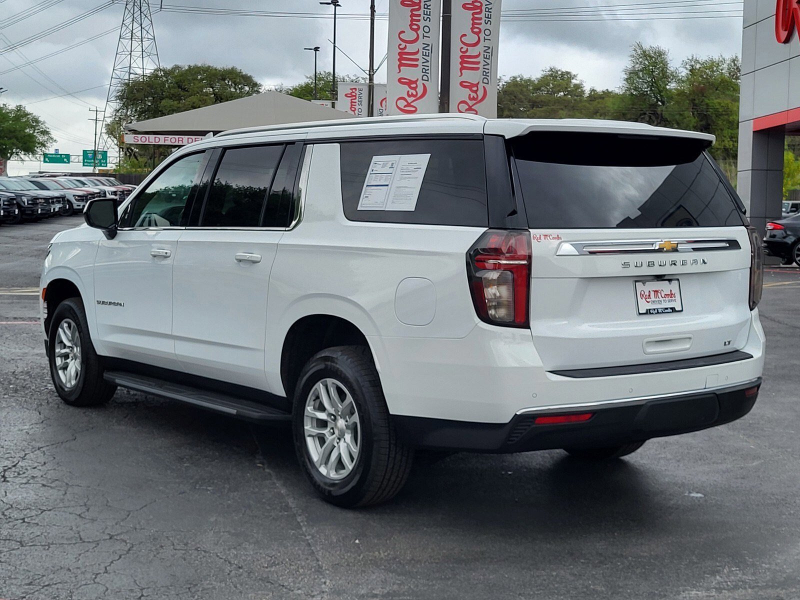 Used 2024 Chevrolet Suburban LT image 5
