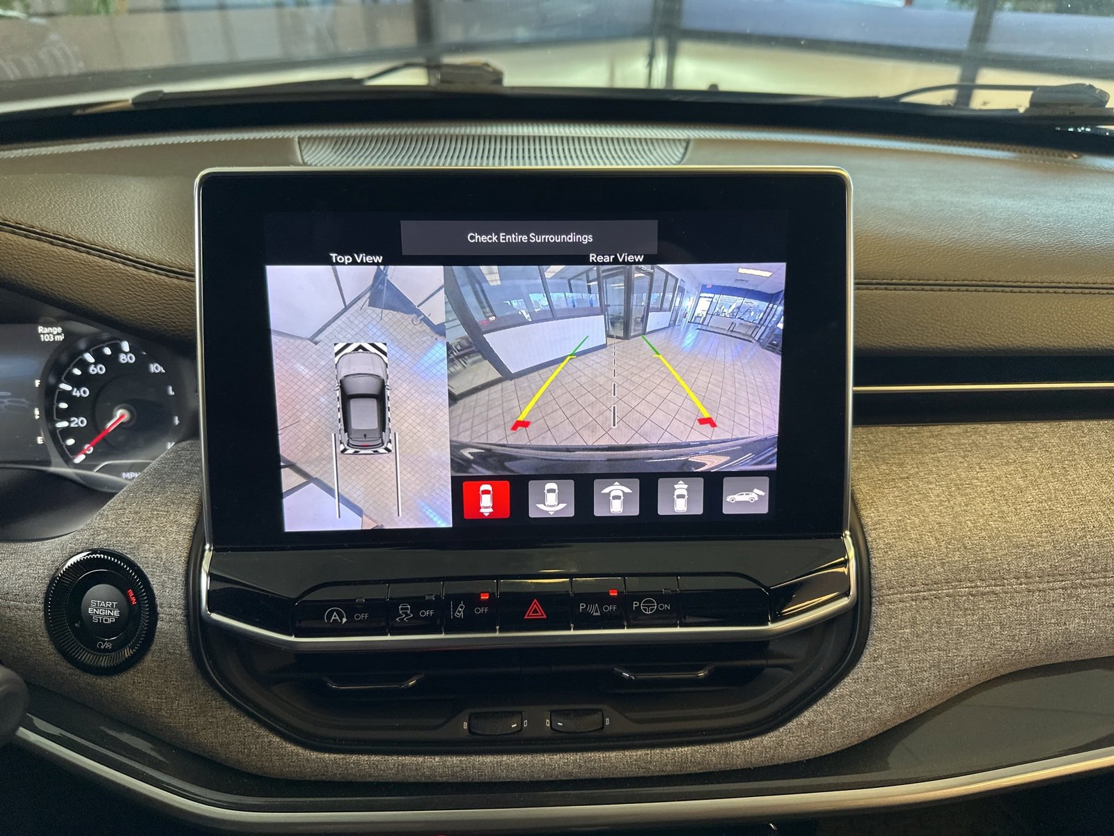 Used 2024 Jeep Compass Latitude image 17