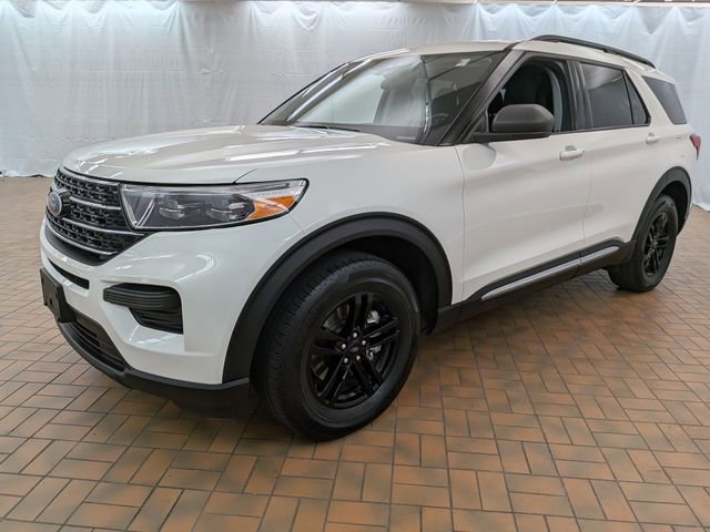 Certified 2023 Ford Explorer XLT w/ Class IV Trailer Tow Package AWD/4WD image 3