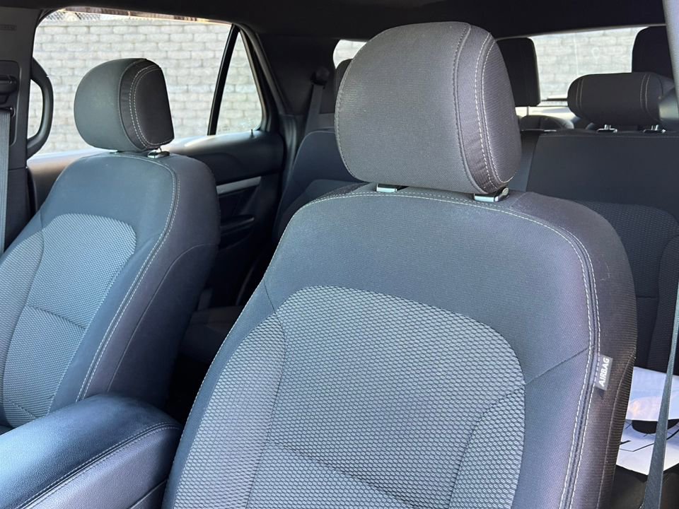 Certified 2017 Ford Explorer XLT AWD/4WD image 11