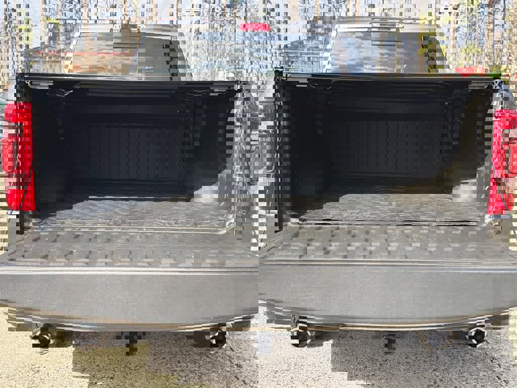 Used 2023 RAM 1500 Limited w/ Body Color Bumper Group image 16