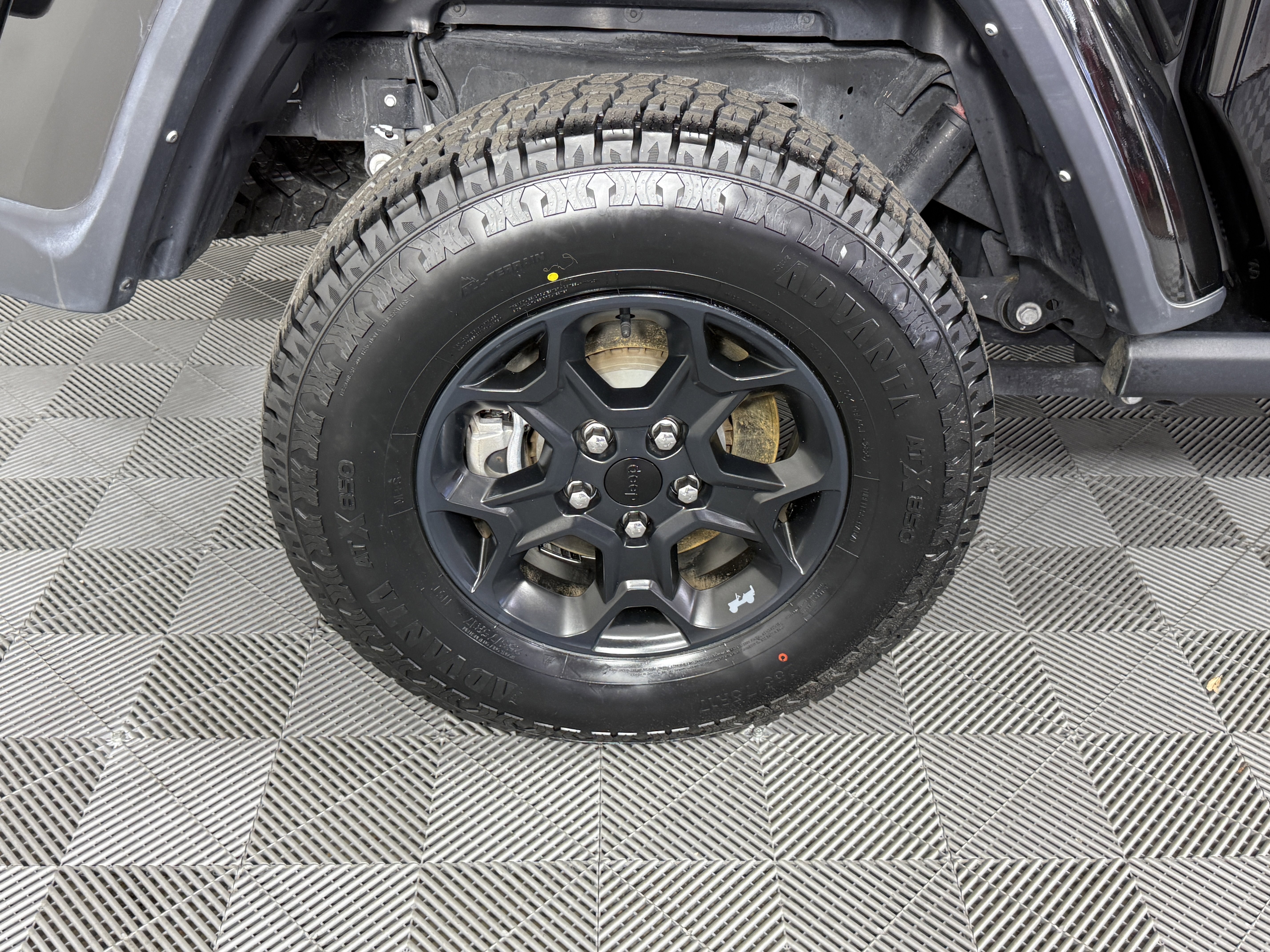 Used 2023 Jeep Gladiator Willys image 28