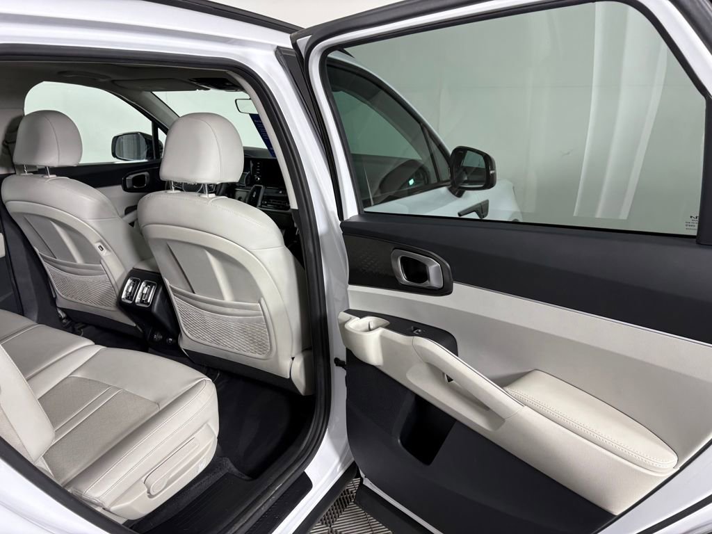 Used 2023 Kia Sorento S w/ Panoramic Sunroof Package image 33