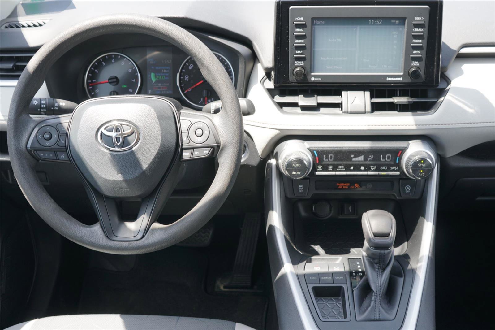 Used 2020 Toyota RAV4 XLE FWD image 25