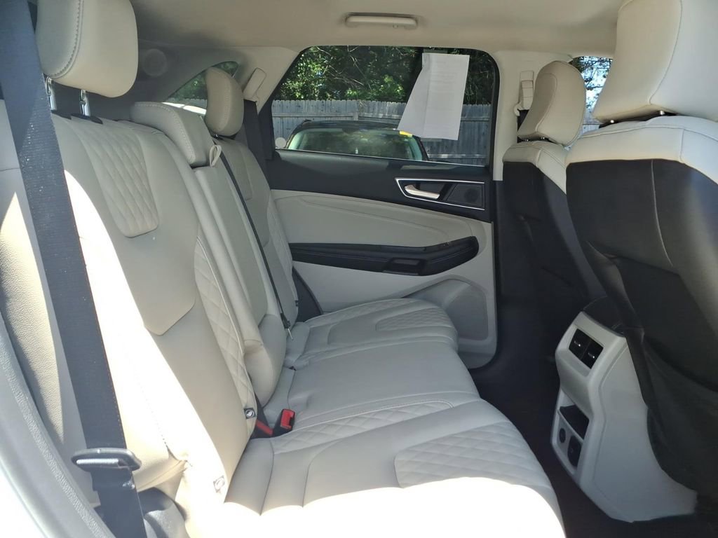 Certified 2023 Ford Edge Titanium AWD/4WD image 12