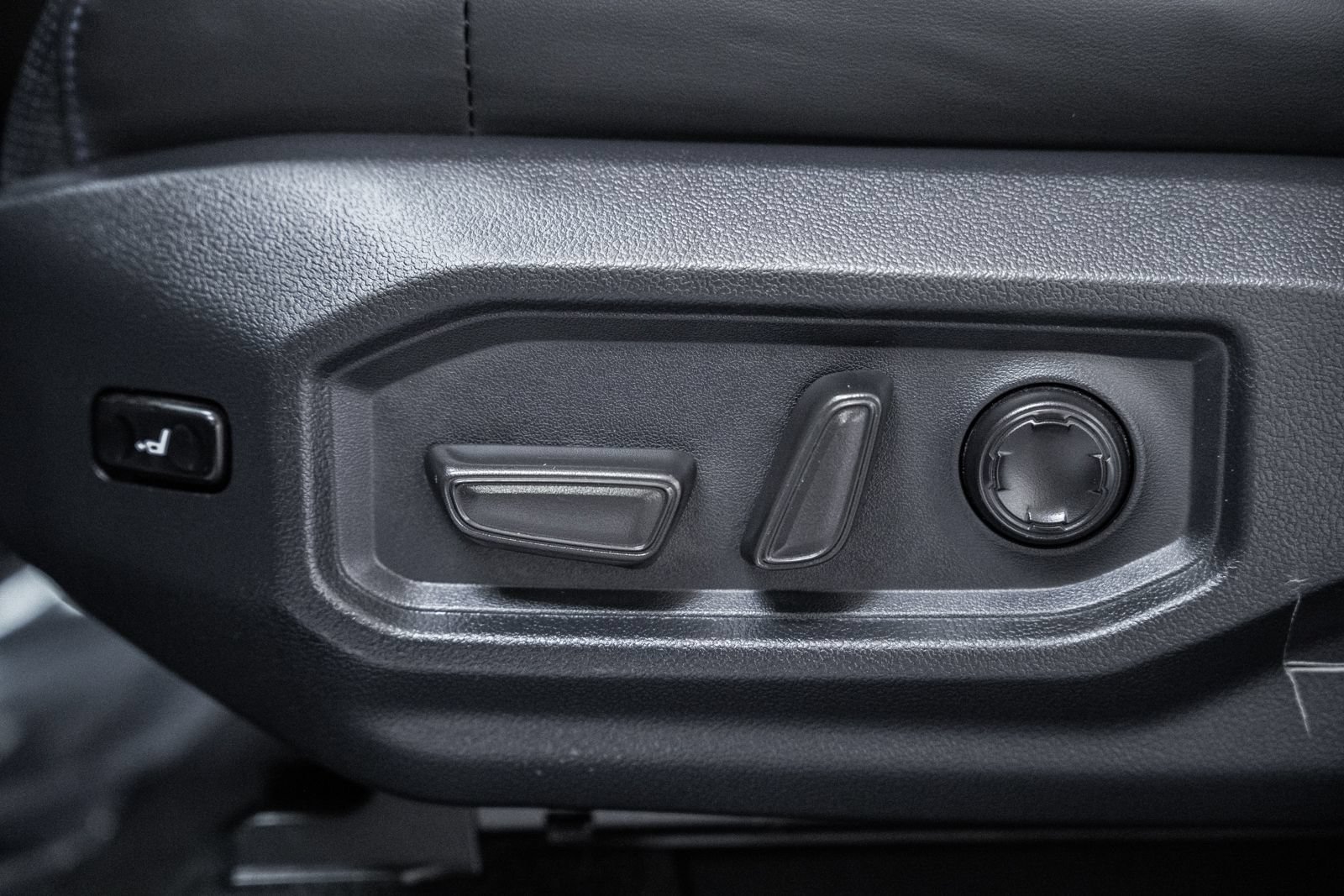 Used 2024 Toyota Tundra Platinum AWD/4WD image 47