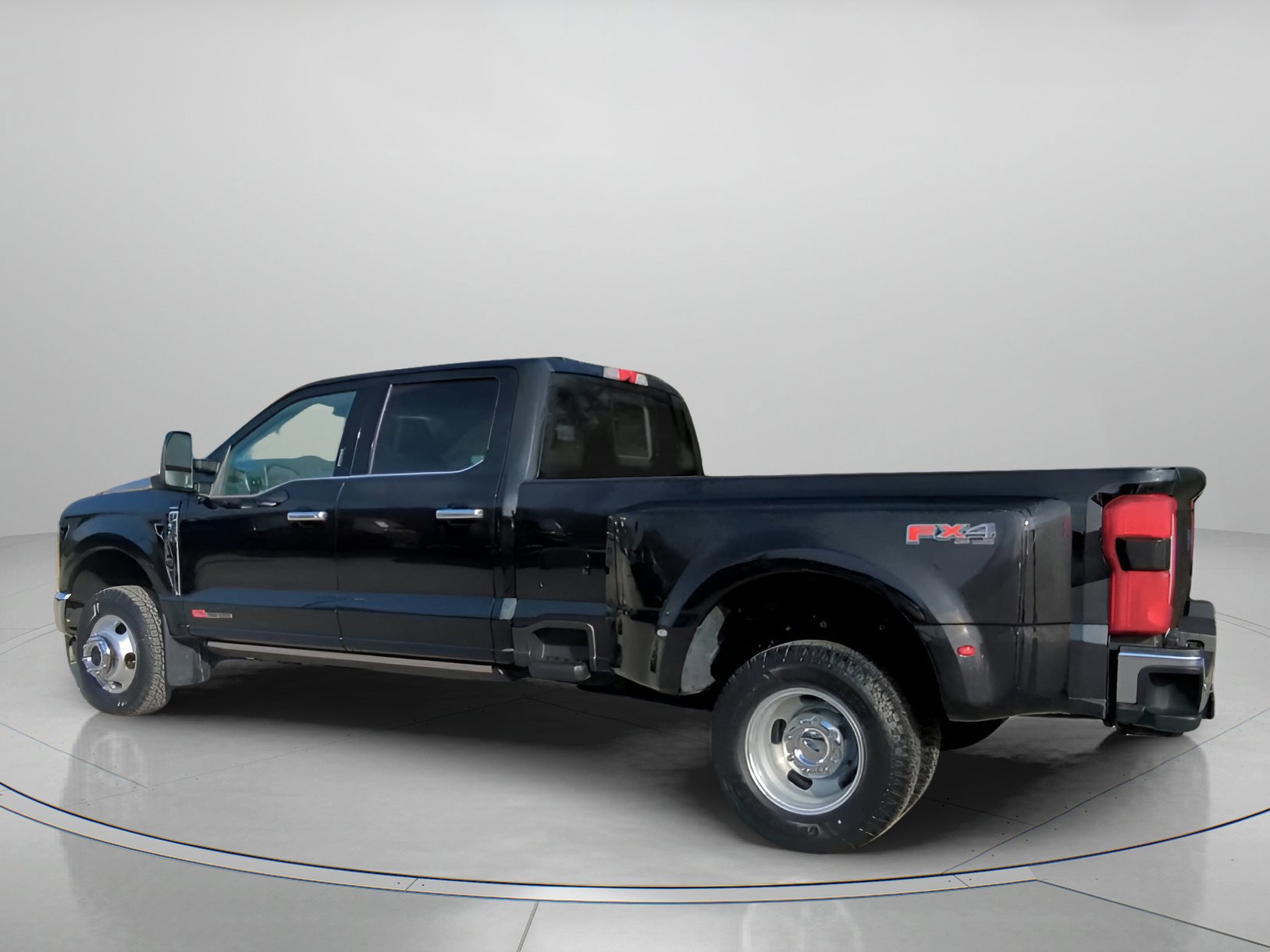 Certified 2024 Ford F350 Lariat w/ Lariat Ultimate Package image 11