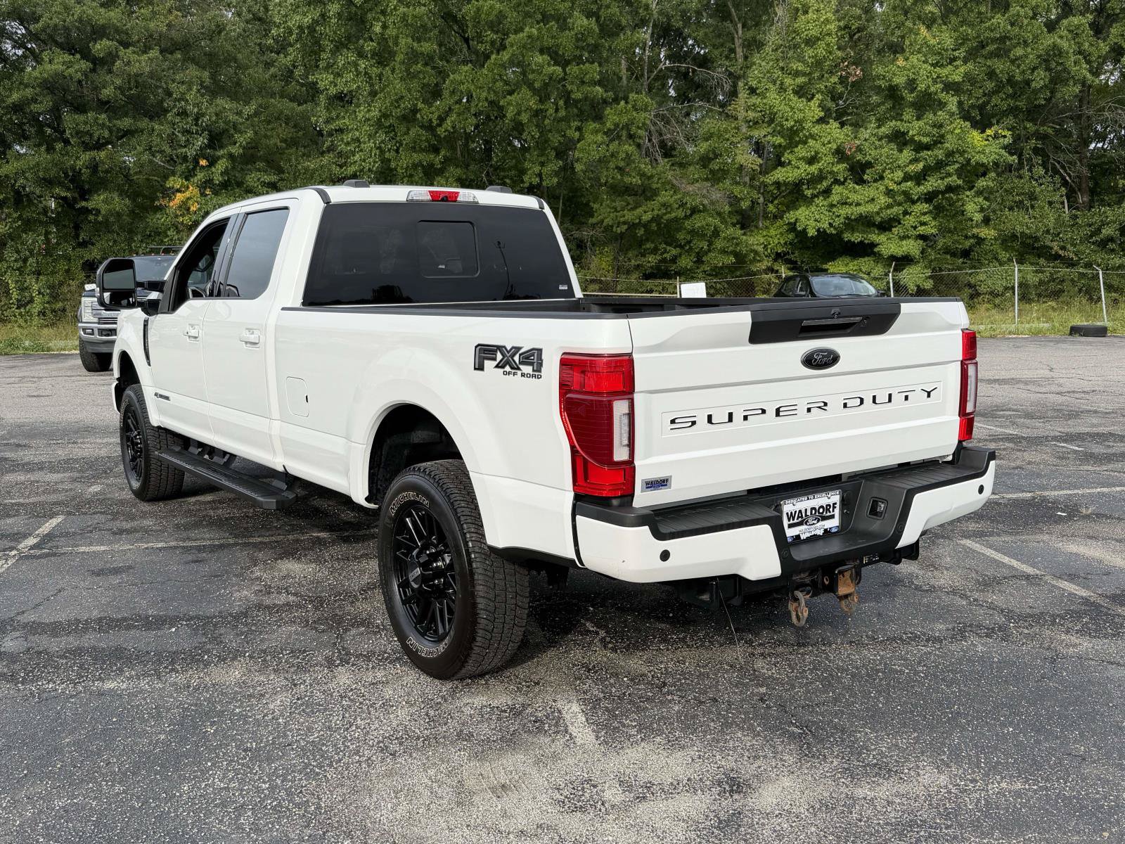 Certified 2022 Ford F350 Lariat w/ Black Appearance Package AWD/4WD image 4