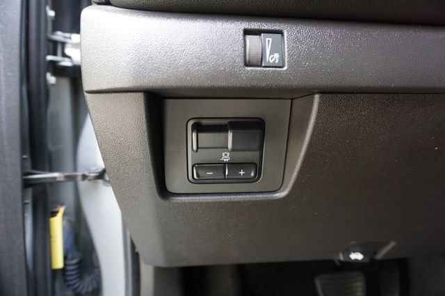 Used 2023 Chevrolet Colorado LT w/ LT Convenience Package RWD image 28