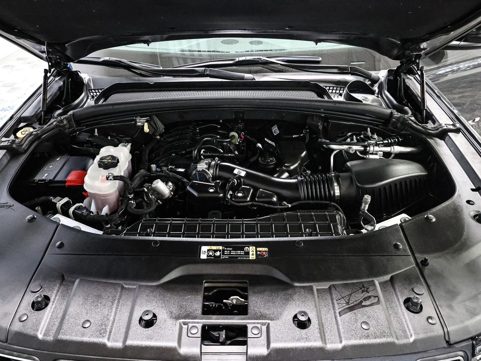 Used 2024 Jeep Grand Cherokee Laredo X w/ Luxury Tech Group I image 16