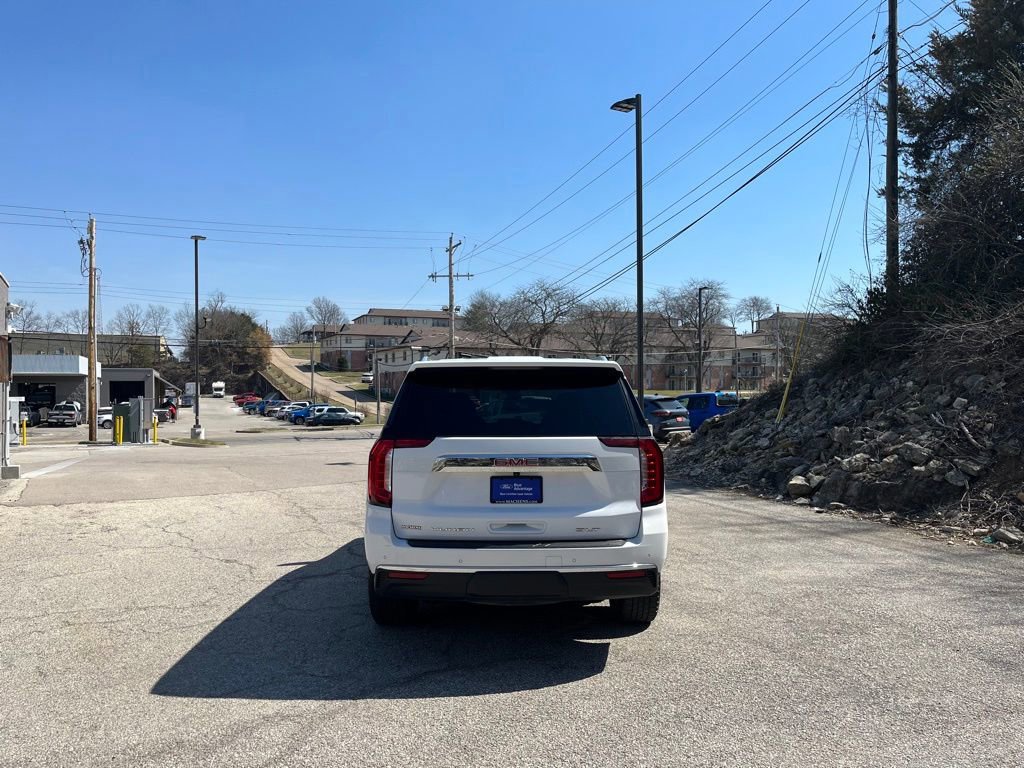 Used 2023 GMC Yukon SLT image 3