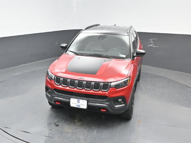 Used 2025 Jeep Compass Trailhawk AWD/4WD image 22